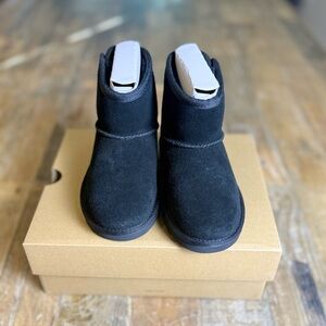 UGG Boots - Toddler 10